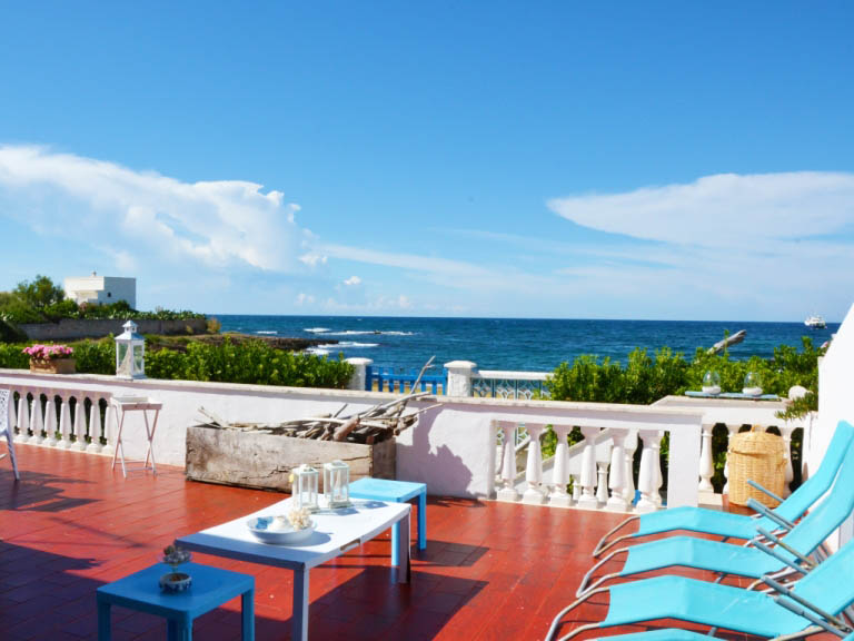 Veranda sul mare della Puglia