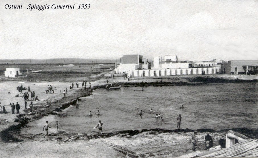 La spiaggia grande dei Camerini nel 1953